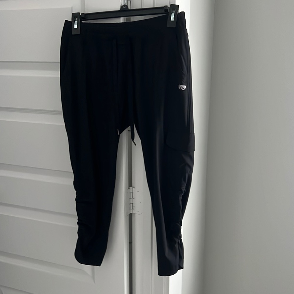 MPG black capri utility pants